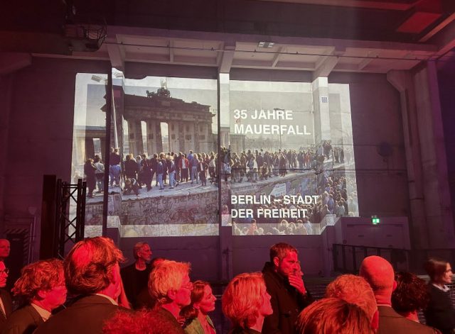 «Preservemos la libertad»: Alemania conmemora 35 años de la caída del Muro de Berlín