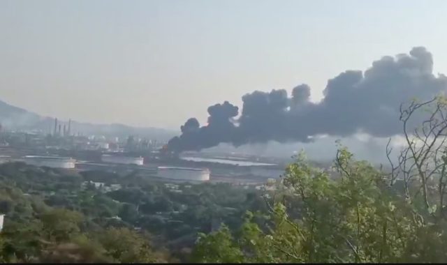 Incendio en refinería de Salina Cruz: autoridades controlan el siniestro sin heridos