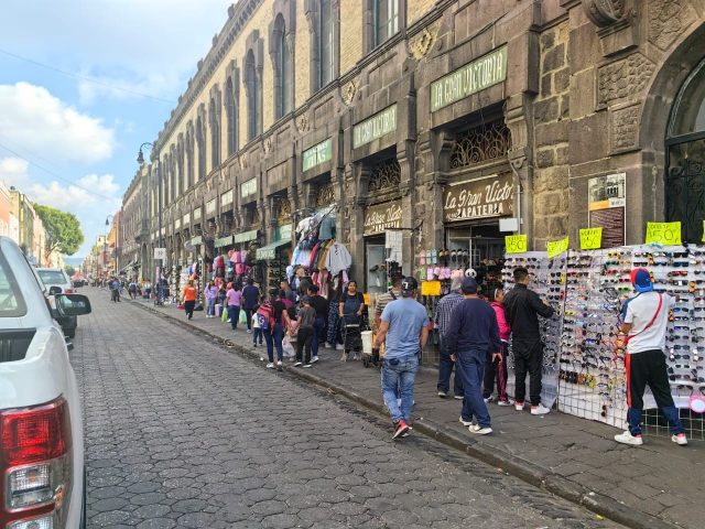 Gobierno de Pepe Chedraui privilegia el diálogo y llama a los ambulantes a liberar paso peatonal