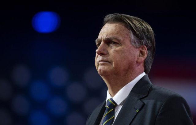 Policía de Brasil formaliza cargos contra Bolsonaro por intento de golpe de Estado