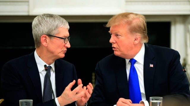 Trump y Tim Cook de Apple: el refuerzo de las relaciones de poder y los intereses corporativos
