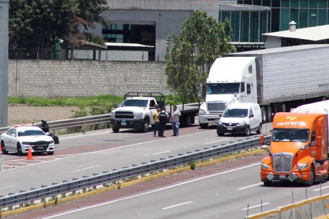 Limitan circulación en carreteras federales para grúas y transporte de carga hasta el 8 de enero