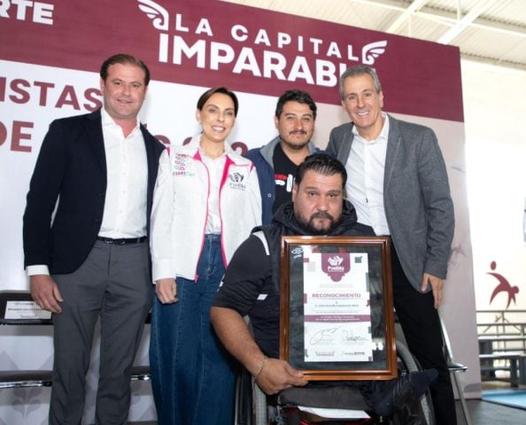Pepe Chedraui entrega reconocimientos paralímpicos