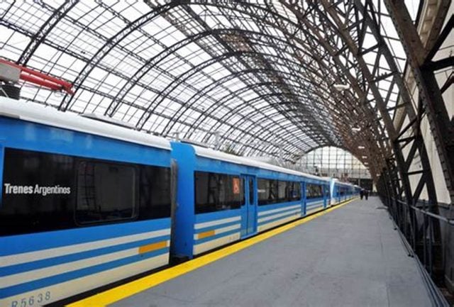 Milei oficializa el cierre de Trenes Argentinos y despide a más de 1.300 trabajadores