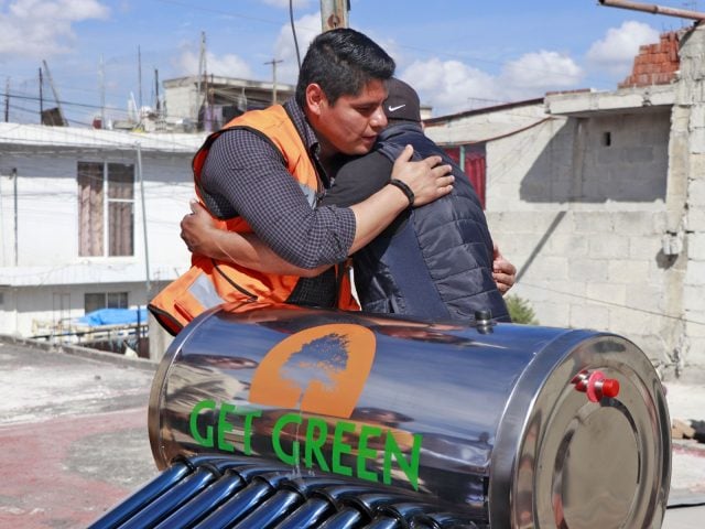 Omar Muñoz arranca ‘Programa de Calentadores Solares’ en Cuautlancingo