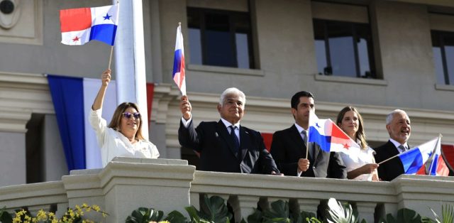Panamá conmemora 25 años de control del Canal en medio de advertencias de Trump