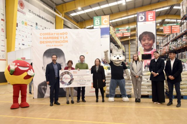 BUAP entrega 12 mil kilos de arroz y frijol a Cáritas para 3 mil despensas
