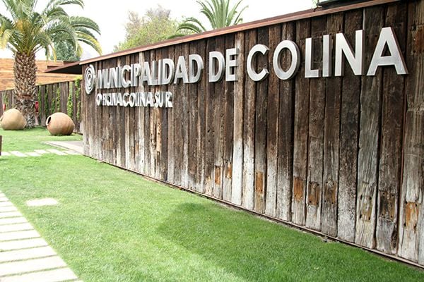 En la comuna de Colina el despelote es total   