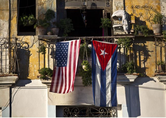 A 10 años de reanudar relaciones Cuba-EE.UU. el bloqueo persiste ante segundo mandato de Trump