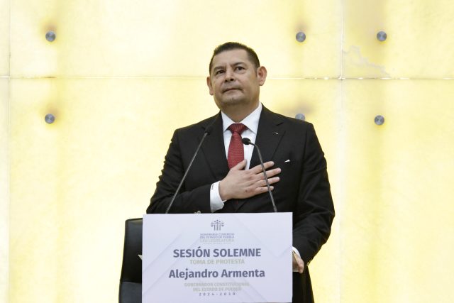 Alejandro Armenta rinde protesta como gobernador de Puebla