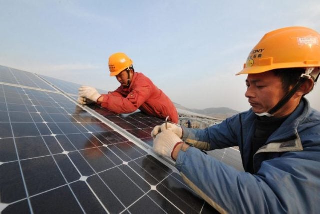 China logra récord en capacidad de energías renovables: 56% del total instalado en 2024