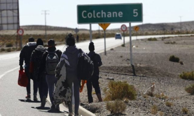 Inmigración irregular disminuye un 46% en el norte de Chile: Fast Check confirma cifras del Gobierno