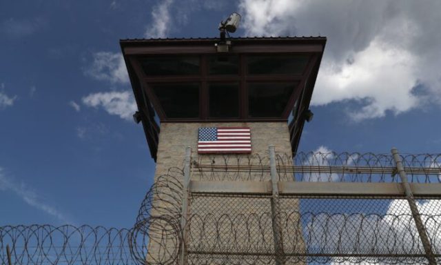 Rumbo a Guantánamo: EE.UU. confirma primeros vuelos con migrantes detenidos