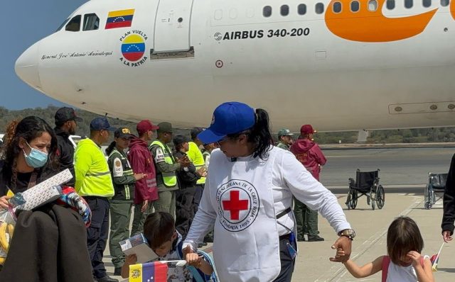 Venezuela recibe a 242 migrantes repatriados desde México tras deportación de EE.UU.