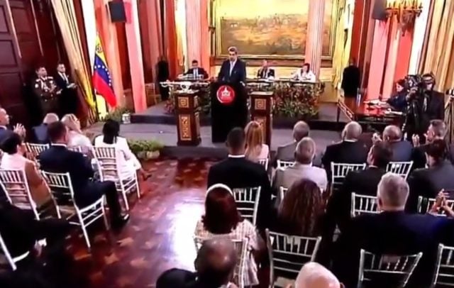 Maduro presenta un proyecto de reforma constitucional ante la Asamblea Nacional