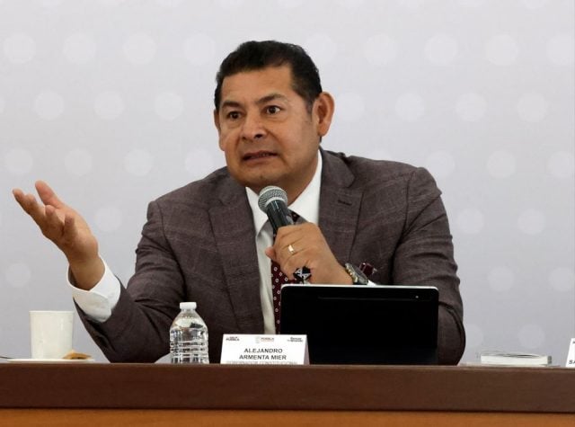Alejandro Armenta llama a ediles a ser responsables con limpieza de sus municipios