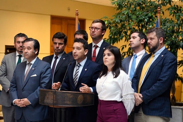 Cámara de Diputados aprueba polémico informe que busca suspender acompañamiento a niños y niñas trans