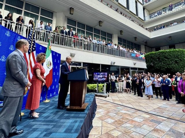 Embajador de EEUU elogia cooperación con México en seguridad: armas y cárteles al centro del debate