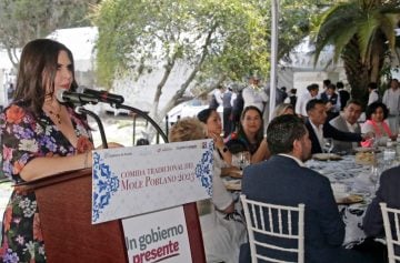 Norma Layón Comida Canirac Mole Poblano Texmelucan Enfoque