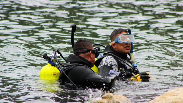 Operativo de búsqueda en Laguna de Aljojuca con binomios caninos y buzos