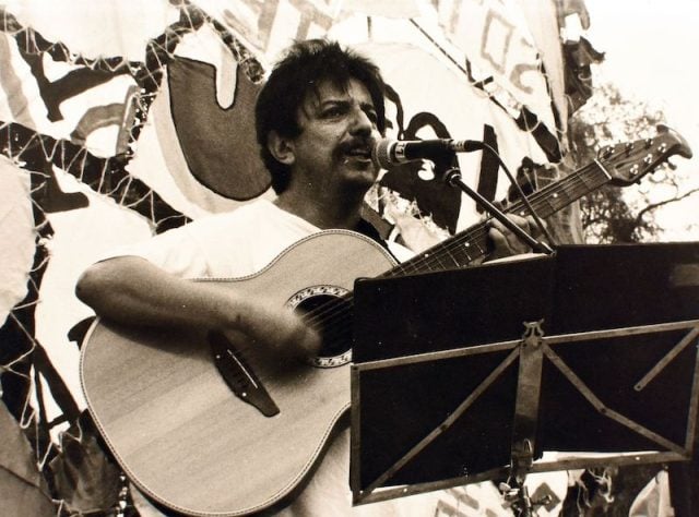 Mauricio Redolés continúa gira nacional para celebrar sus 50 años de trayectoria