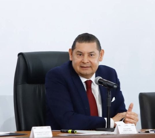Tras detención del hijo del edil de Ahuazotepec, Armenta asegura que no habrá omisión en la impartición de justicia