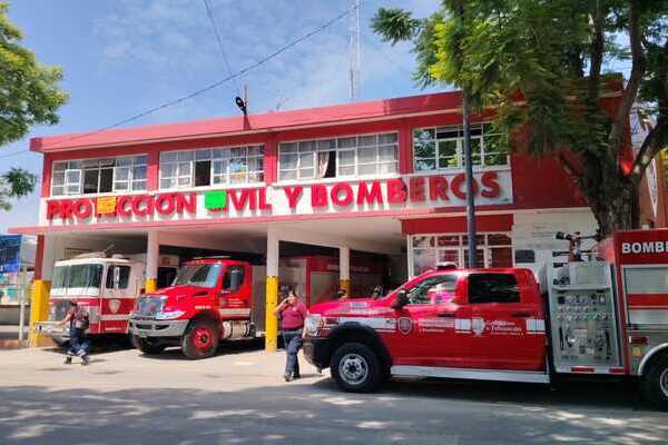 Falta de equipo y bajos salarios: así laboran bomberos en Tehuacán