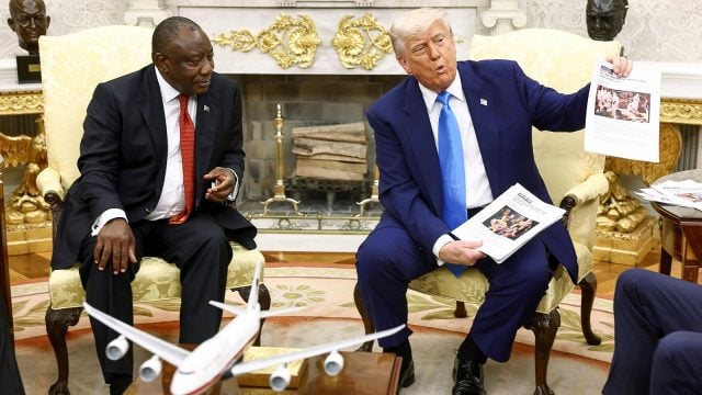 ¿Genocidio blanco en Sudáfrica?: Trump confronta al presidente de la nación africana
