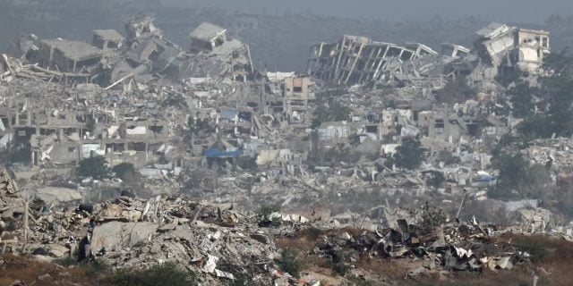 Múltiples ataques y bombardeos israelíes en Gaza dejan 55 muertos en un solo día