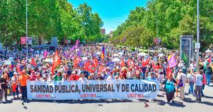 Miles se manifiestan en Madrid para exigir freno a la privatización de la sanidad pública