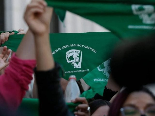 Demora en reglamento mantiene barreras al aborto legal en Chile: Un año esperando justicia