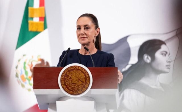 Claudia Sheinbaum reconoce a maestros y promete aumento salarial y diálogo abierto