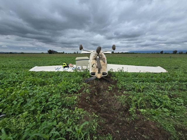 Cae avioneta en campos de Huejotzingo; realizaba vuelo de práctica