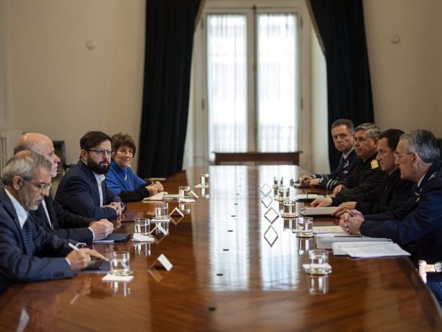 Tráfico de drogas en las FFAA: Boric ordenó a la FACH entregar todos los antecedentes al Ministerio Público