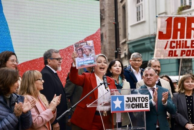 Jeannette Jara presentó ejes programáticos: Crecimiento económico «que llegue a todos», Seguridad «sin miedo» y Salud «a tiempo»