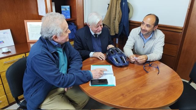 Diputado Roberto Celedón y Seremi de Transporte abordan Plan de Ciclo-rutas y mejoras al transporte público en Curicó