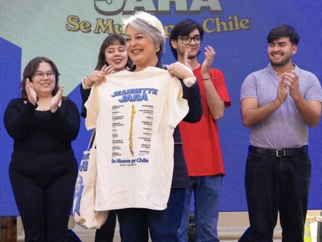Menos discurso, más calle: Jeannette Jara inicia gira ciudadana por Chile