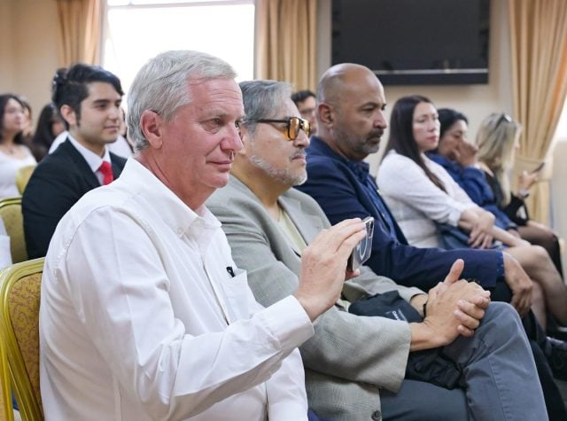 «No cree en la democracia»: Duras críticas a Kast por asegurar que el Congreso «no es tan relevante»