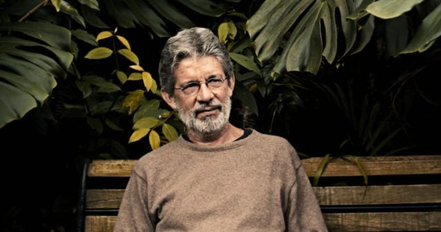 Tomás González, Premio Iberoamericano de Narrativa Manuel Rojas 2025: “La especie humana se aceleró de una manera suicida”