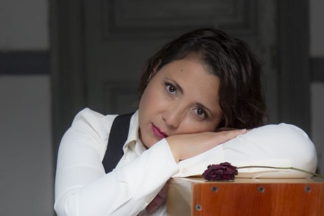 Cantautora Tamara Correa presenta la cueca «Perdón», emotivo cierre de su nuevo EP «No fue mi culpa»