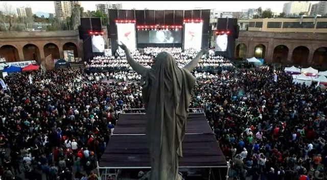  ¡Ya comenzó la 13ª versión de Mil Guitarras y Mil Voces para Víctor Jara 2025! Ver transmisión en vivo