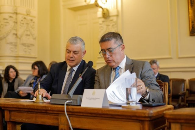 Santiago: Director de Seguridad del municipio liderado por Desbordes (RN) ha obtenido más de $16 millones en horas extras