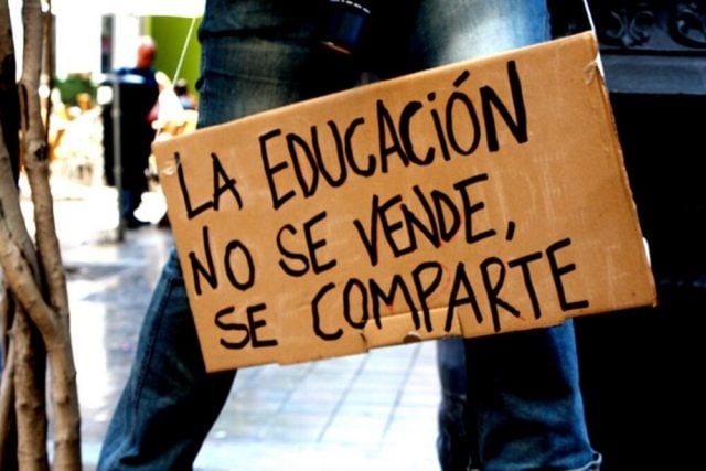 Mercantilización del espíritu y cultura del silencio