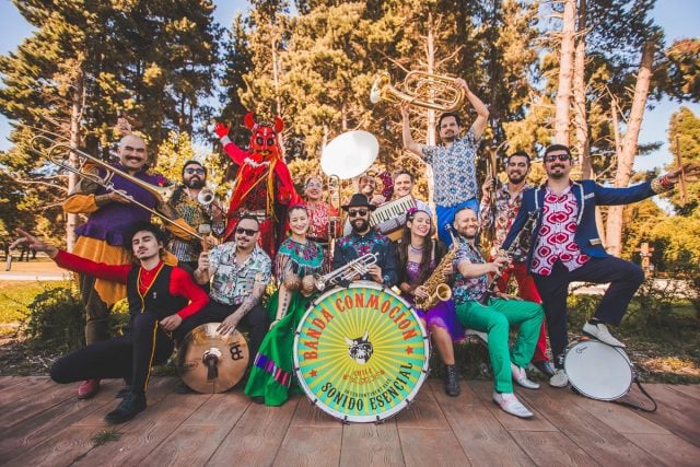 Santiago: Banda Conmoción estrena su nuevo disco «Purgatorio Carnaval» con una fiesta de colaboraciones históricas en Sala Metrónomo