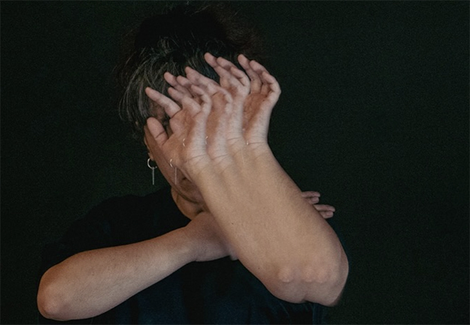 MAC Quinta Normal presenta “Endless, Déjame caer”, una obra que explora ...