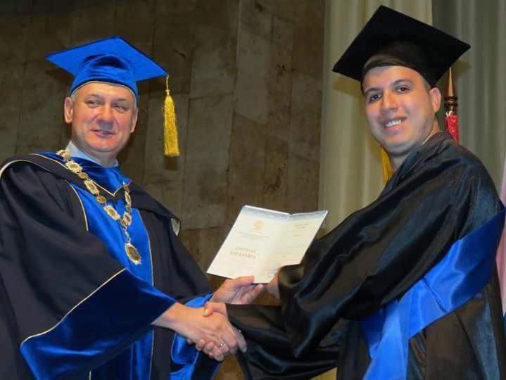 Marko Calderón Verduga en su incorporación de Licenciado en Ciencias políticas en Moscú, Rusia