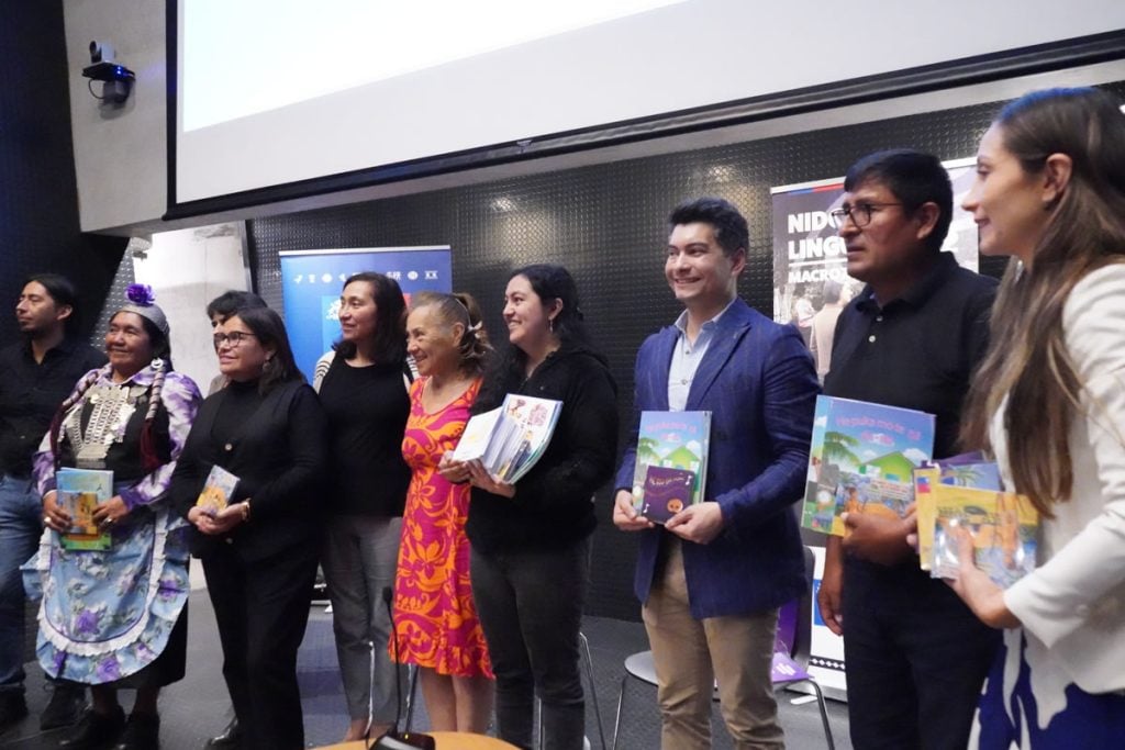 «Nidos lingüísticos»: Educadoras llevan cultura de los pueblos originarios a jardines infantiles de la Región Metropolitana