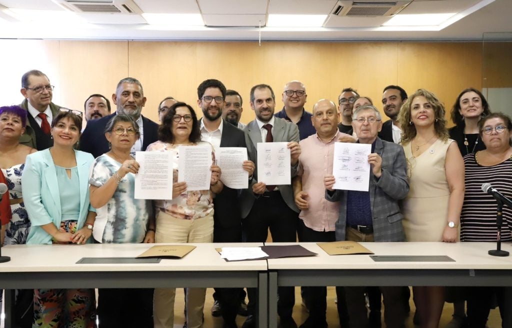 Gobierno y Mesa del Sector Público acuerdan reajuste de 3,4% y alza de 5% enfocada en los sueldos más bajos