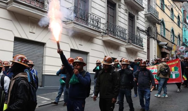 9 días de protestas en Bolivia: Central Obrera endurece postura para anular el “Gasolinazo” y el Gobierno llama al diálogo