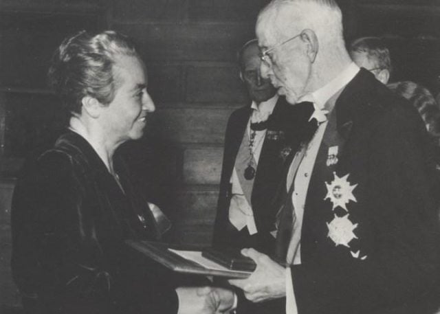 Cuando Chile hizo historia con la primera Nobel latinoamericana: Emotivos homenajes a Gabriela Mistral en su 80 aniversario del galardón literario